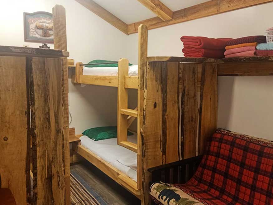 creekside-cabin-bunk1