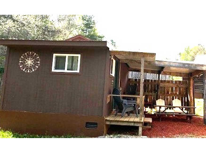 creekside-cabin-exterior