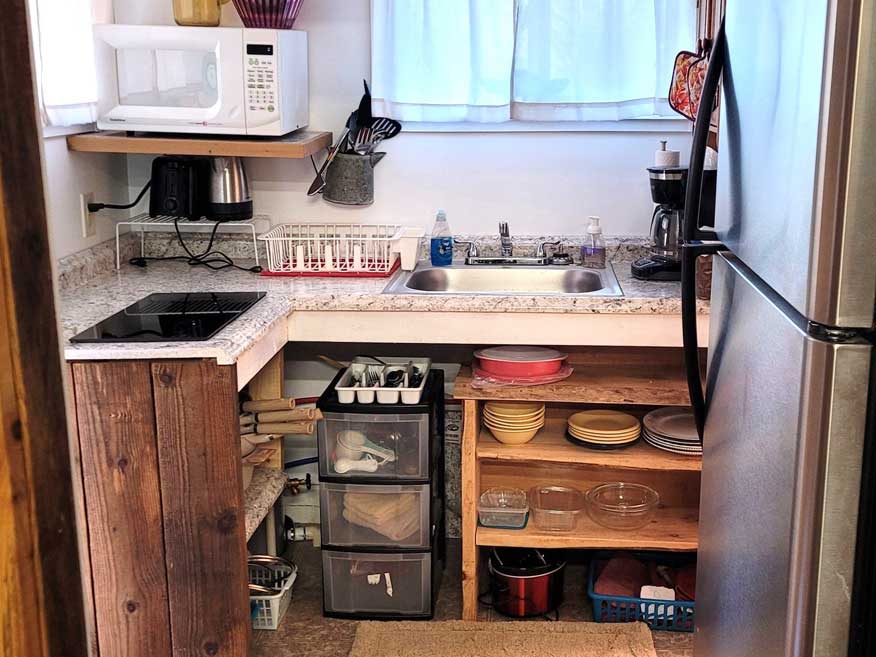 creekside-cabin-kitchen